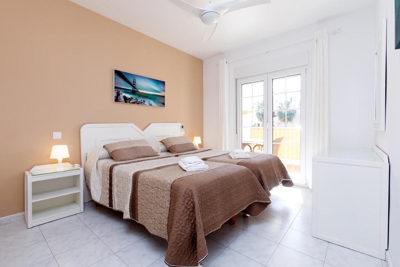 At Almoraide Rooms Suites (Adults Only) Нерха Экстерьер фото